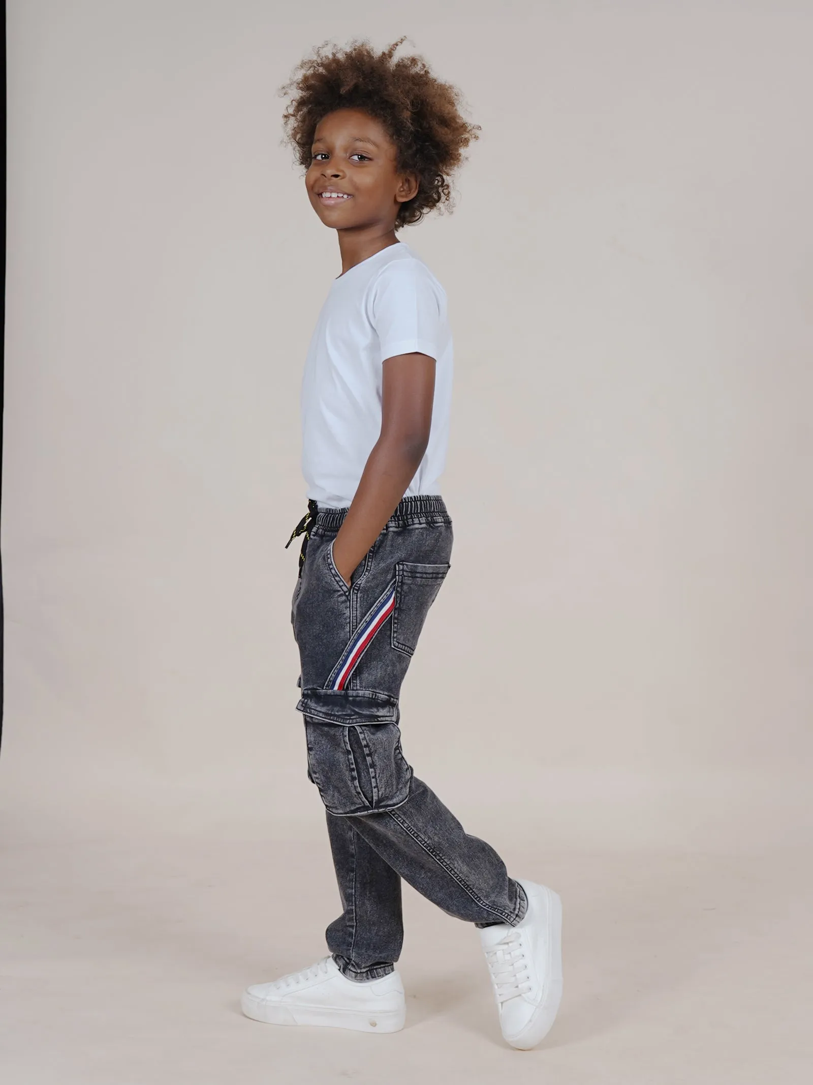 Boys Cotton Solid Half Sleeves Tee & Cargo Pocket Denim Jeans With Side Strap